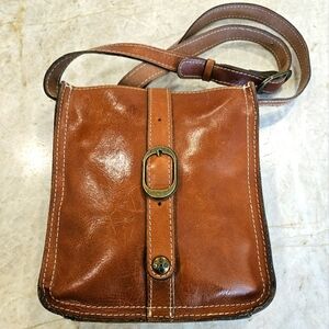 Elegant Tan Leather Crossbody Bag